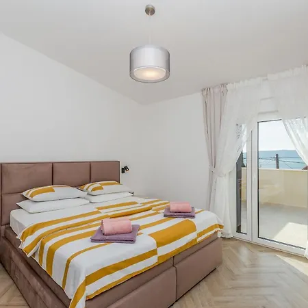 House Andro Pinezici (Krk)