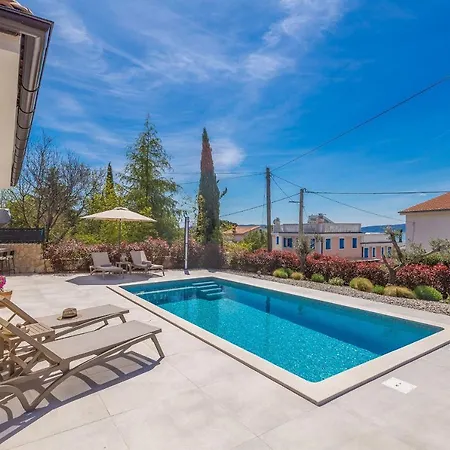 House Andro Semesterbostad *